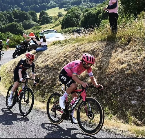Ekstrem varme under Tour De France 2026 tvinger frem avveininger- i karbonrammematerialer og term...